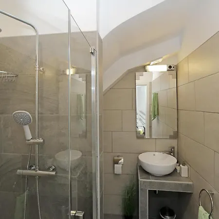 Timeless - Studio With Patio And City View דירה